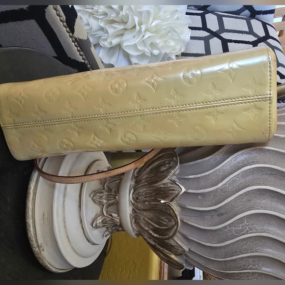 Louis Vuitton Vernis  2way  Roxbury Drive Yellow Satchel. - Picture 7 of 17